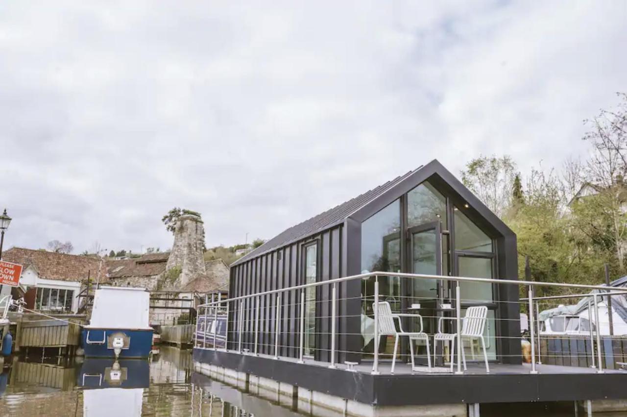 Water Cabin With Water Sports Equipment And Bikes, Bath Bristol Eksteriør bilde